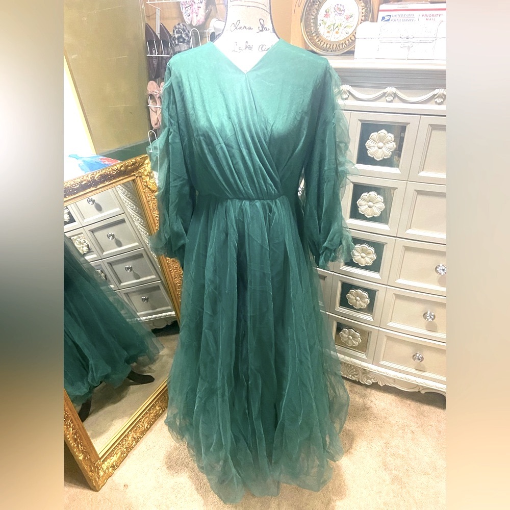 Dainty Jewells dress💚